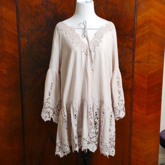 Boston Proper Tops - Boston Proper Lace Bell Sleeve Tunic Top Lrg EUC